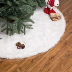 48 In. D White Plush Christmas Tree Skirt