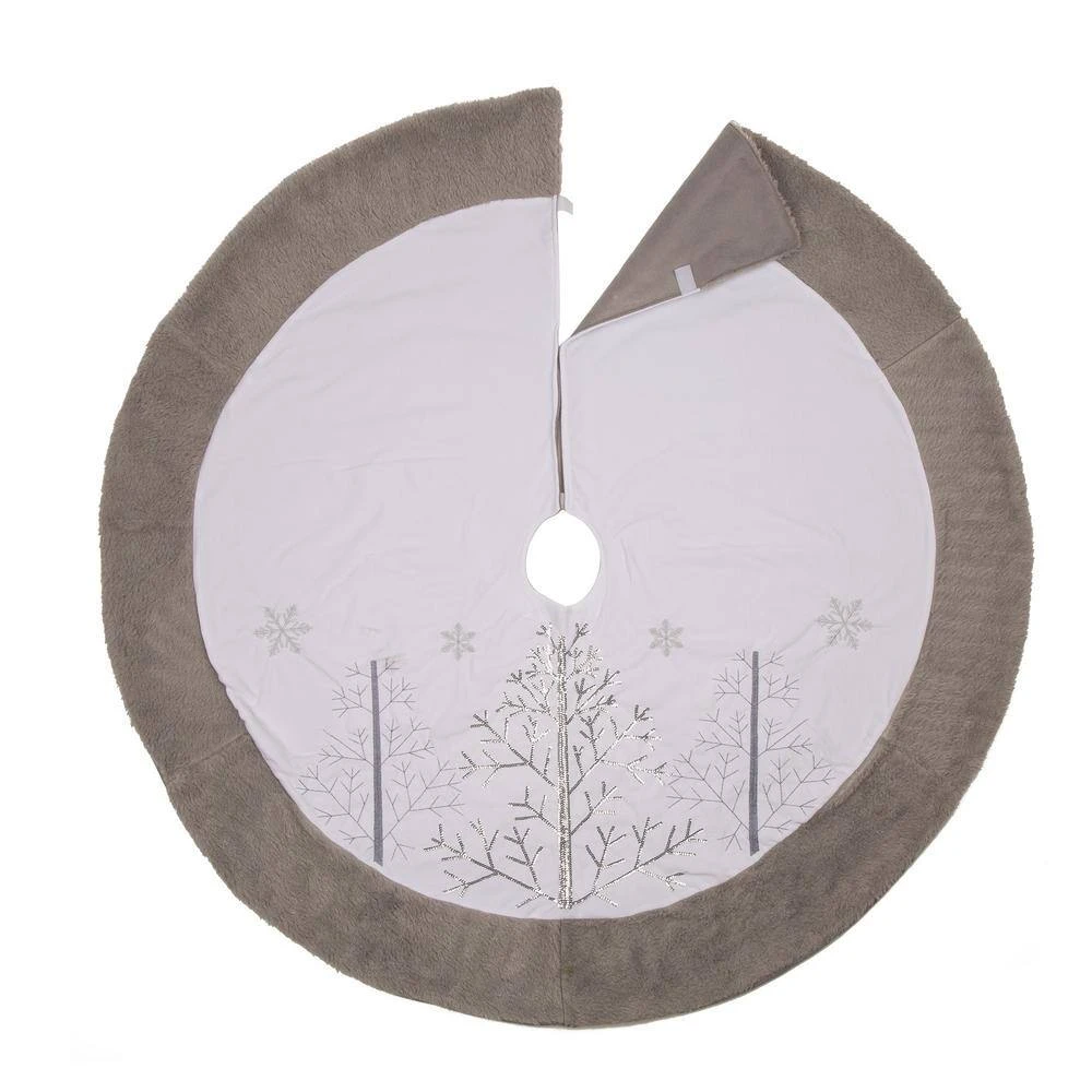 48 In. D White Fleece Christmas Tree Skirt 3 48 In. D White Fleece Christmas Tree Skirt - Image 3