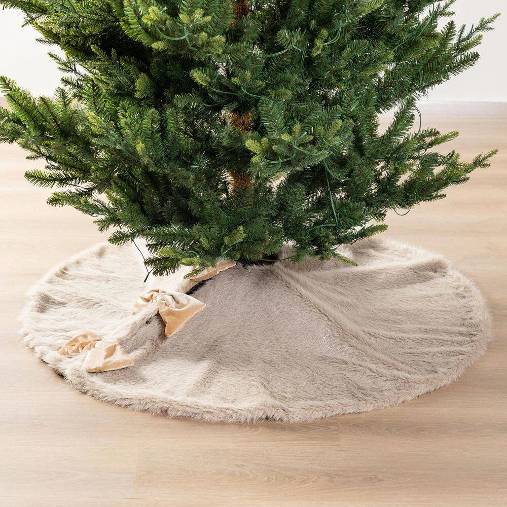 48 In. D Reversible Faux Fox Fur/Korean Fleece Christmas Tree Skirt 2 48 In. D Reversible Faux Fox Fur/Korean Fleece Christmas Tree Skirt - Image 2