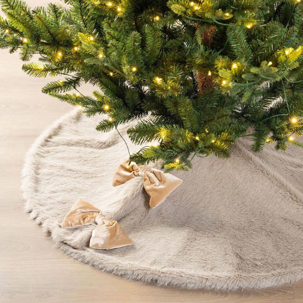 48 In. D Reversible Faux Fox Fur/Korean Fleece Christmas Tree Skirt 7 48 In. D Reversible Faux Fox Fur/Korean Fleece Christmas Tree Skirt - Image 7