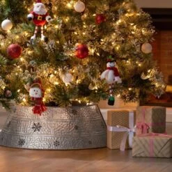 Morelos 26 In. Silver Metal Christmas Tree Collar -Northlight Shop noble house christmas tree skirts 107664 31 1000